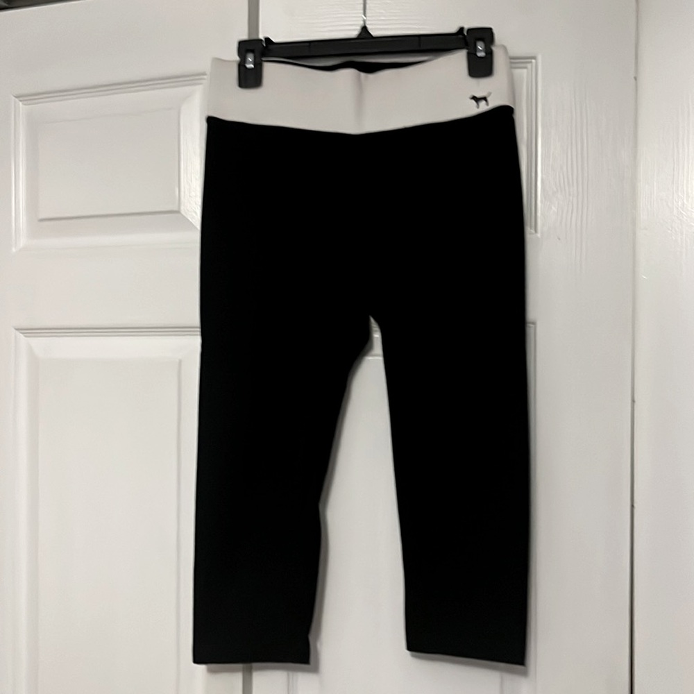 PINK Victoria’s Secret Capris